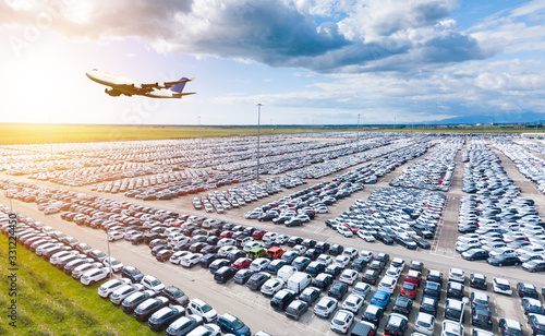 Autonoleggio macchine aeroporto internazionale di Dubai, Emirati Arabi