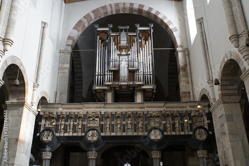 romanische Kirche St. Maria im Kapitol