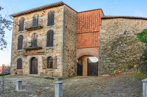 The bullring of El Castañar, which dates from 1711 (308 years), although its origin is from 1667 (353 years), in Béjar (Salamanca), is considered the oldest bullring in Spain.