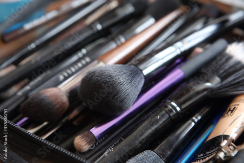  Makeup brushes before the wedding