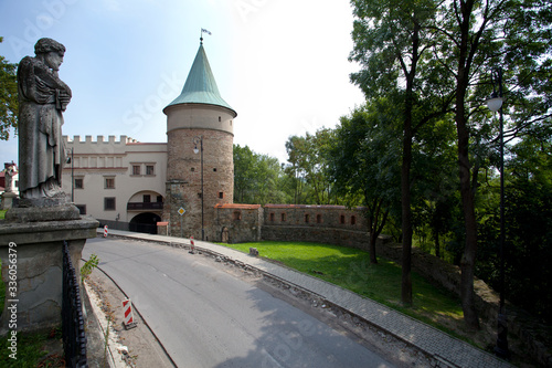 Biecz -mury obronne i baszty, pozostałość zabudowy średniowiecznego miasta