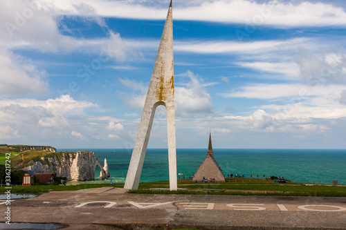 Denkmal für die Flugpioniere Nungesser und Coli bei Etretat in der Normandie in Frankreich