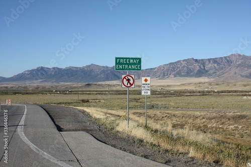 Wjazd na autostradę 2. USA, Utah, góry
