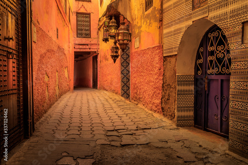 Gasse in der Medina von Meknes Marokko