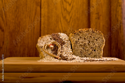 Chleb z ziarnem