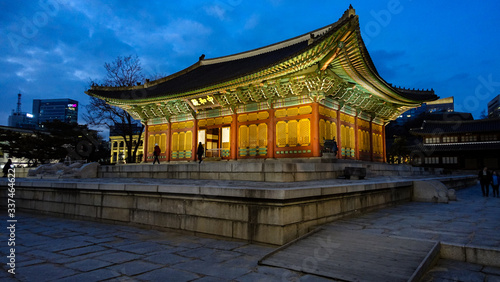 tempel seoul korea nachts