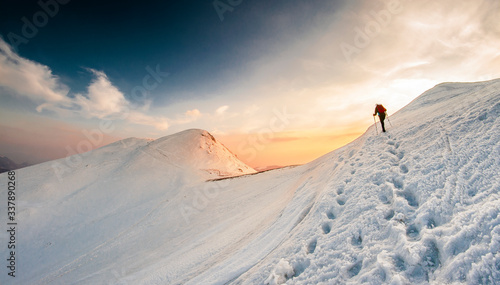 Bieszczady wczesną wiosną, śnieg