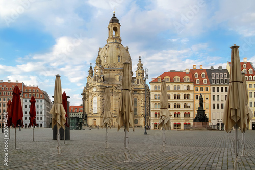 Dresden Neumarkt mit Frauenkirche Coronapandemie Ausgangssperre