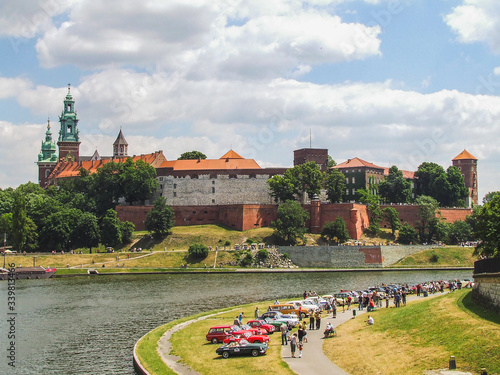 Wawel. Zlot samochodów zabytkowych.