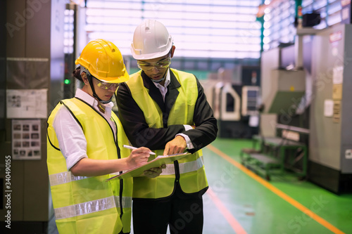 Factory auditor or inspector discussion