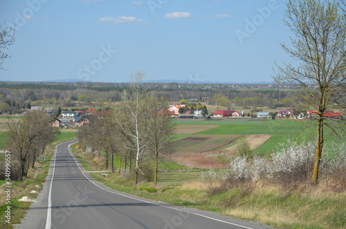 droga, niebo, autostrada, asfalt, krajobraz, podróż, horyzont, charakter, blękit, obszarów wiejskich, zieleń, lato, kraj, chmura, droga, pola, podroż, kreska, ulica, chmura, predkość, auta, gras, pers