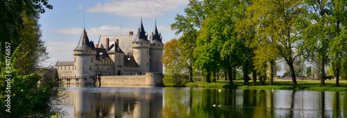 Bandeau-Château-de-Sully-sur-loire (45600)-narcissique, département-du-Loiret-en-région Centre-Val-de-Loire, France