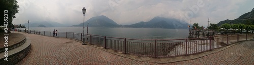 zdjęcie panoramiczne jezioro Como