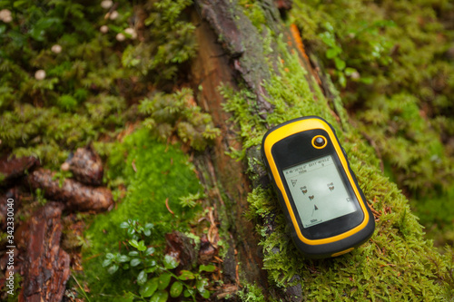 finding the right position in the forest via gps