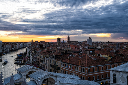 Tramonto dai tetti di Venezia