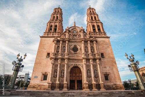 Catedral de la ciudad de Chihuahua. Edificio religioso histórico barroco.