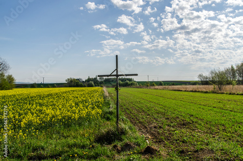 krzyż na polu 