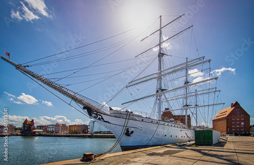 Segelschiff im Hafen Stralsund