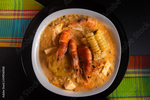 chupe de camarones o sopa de camarones, plato tipico peruano del sur de arequipa