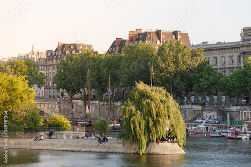 Square du vert-galant