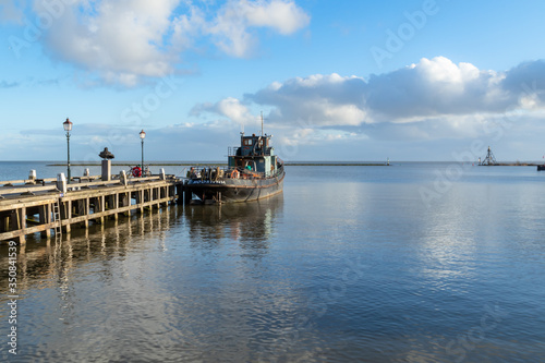 Miasto Hoorn w Holandii Północnej położone nad jeziorem Markermeer.