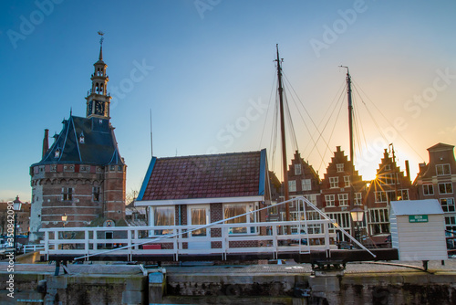 Miasto Hoorn w Holandii Północnej położone nad jeziorem Markermeer.