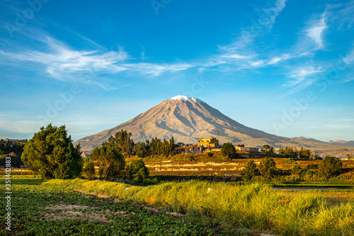 Volcan Misti en la ciudad de Arequipa en Perú 