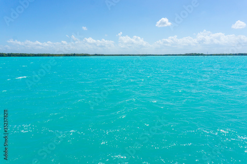 laguna color turquesa milagros en Huay Pix Chetumal Mexico