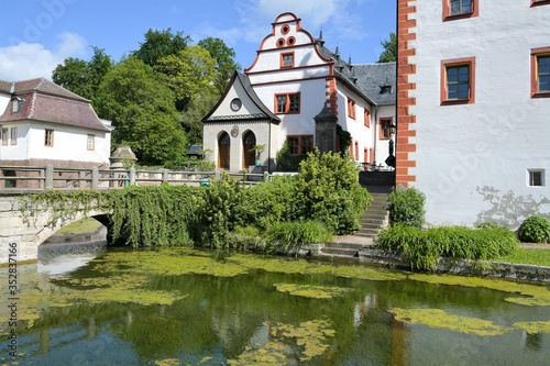 Das Schloss Großkochberg, der ehemalige Landsitz der Familie von Stein - berühmt wegen der vielen Besuche Goethes zwischen 1775 und 1788 - beliebt wegen des Liebhabertheaters und des Landschaftsparks 