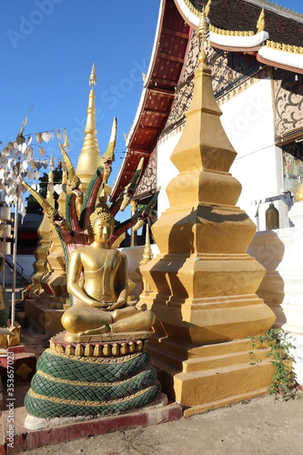 Bouddha d'un temple à Luang Prabang, Laos 