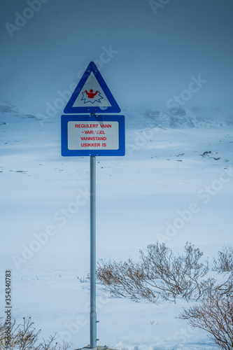 Norweski znak ostrzegawczy specjalnego przeznaczenia Uwaga na pokrywę lodową