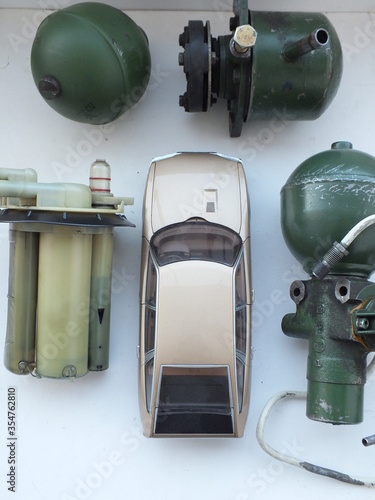 hydropneumatic parts and citroen model car