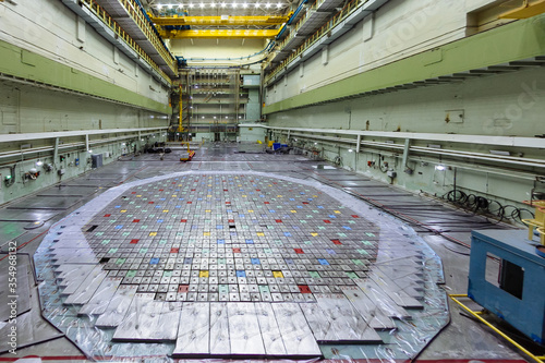 Nuclear power plant. Central hall of the nuclear reactor, reactor lid, maintenance and replacement of the reactor fuel elements