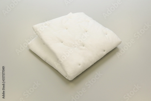 Chemical absorbent pads for chemical spill kits absorb oil, water, acids, caustic or solvent. Laboratory spill kits equipment. 