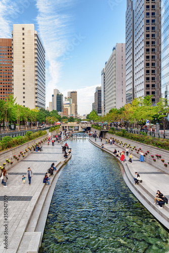 Awesome view of the Cheonggye Stream at downtown of Seoul