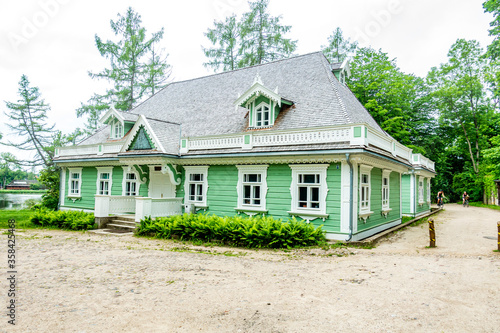 Białowieski Park Narodowy Białowieża Podlasie Drewniany dom stary architektura