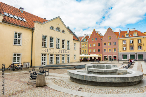 Olsztyn Warmia Mazury Kamienice rynek fontanna starówka stare miasto