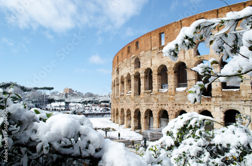 Colosseo innevato