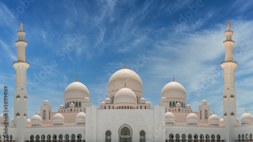 sheikh zayed mosque in abu dhabi