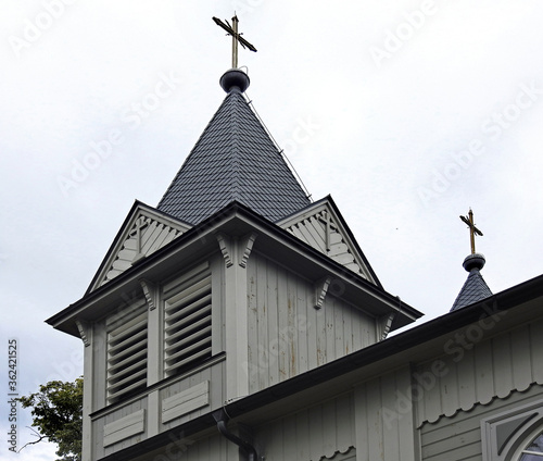 wybudowany w 1910 roku drewniany kosciol katolicki pod wezwaniem swietego bartlomieja apostola w miejscowosci paprotnia na mazowszu w polsce