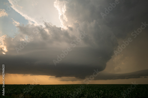 Defined inflow jet on a supercell in the high plains.