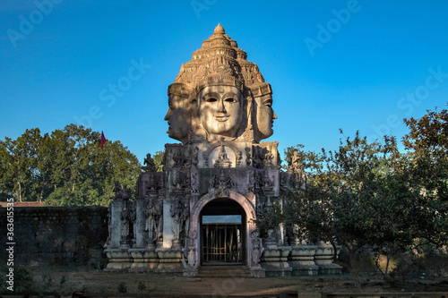 Shri yantra temple amarkantak, trimukhi temple.