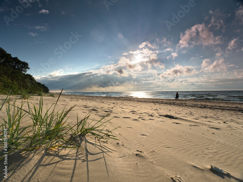 Morze Bałtyckie - zachód słońca - spacery poplaży