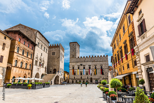 Todi, una terrazza sull’Umbria, un gioiello di arte e cultura