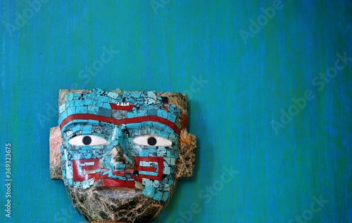 Masque mexicain ramené comme souvenir de voyage 