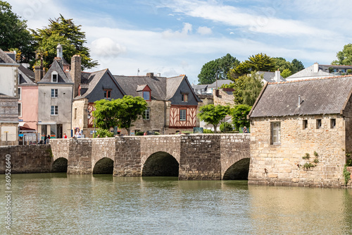 view of the city of Auray, in Brittany