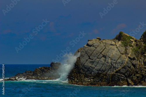 Mar y rocas