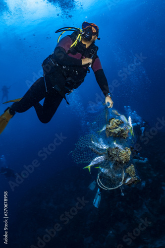 ghost net scuba diver reef conservation