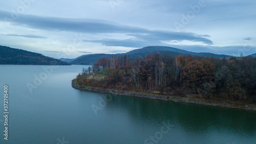 Zdjęcie z drona, Polska, Jezioro Żywieckie