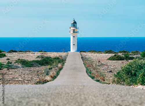 Faro en playa de Formentera